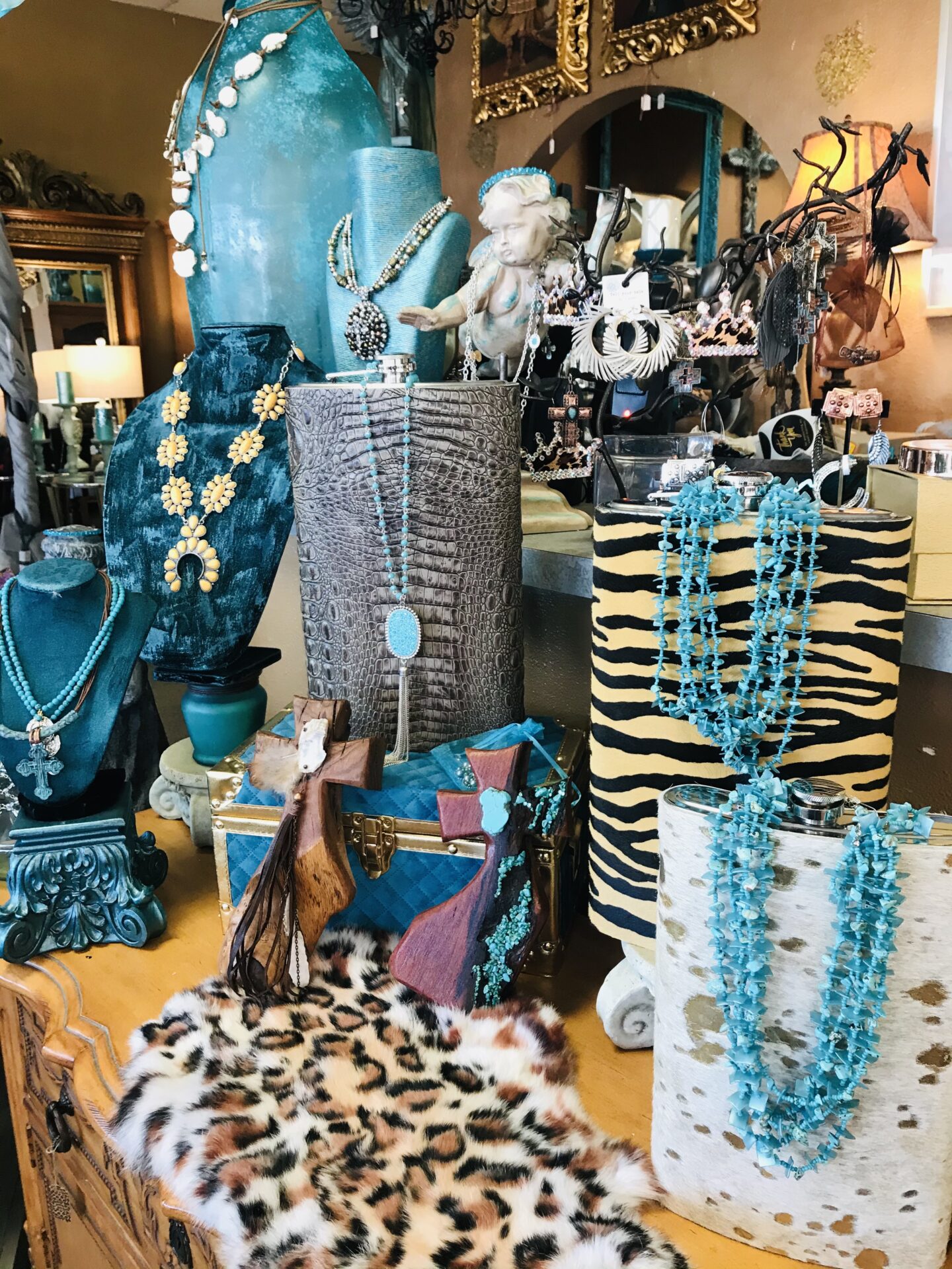 84559FE3-84D7-4EFC-82D8-7441444DFE42 Upscale Clothing Consignment Stores Albuquerque NM